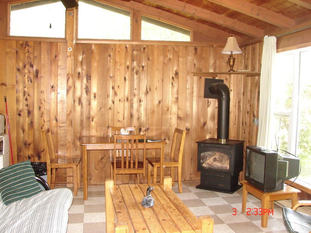 Sunnylea Resort Port Severn Room photo